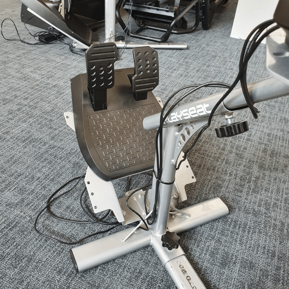 Playseat Evolution met Thrustmaster T150 Playstation