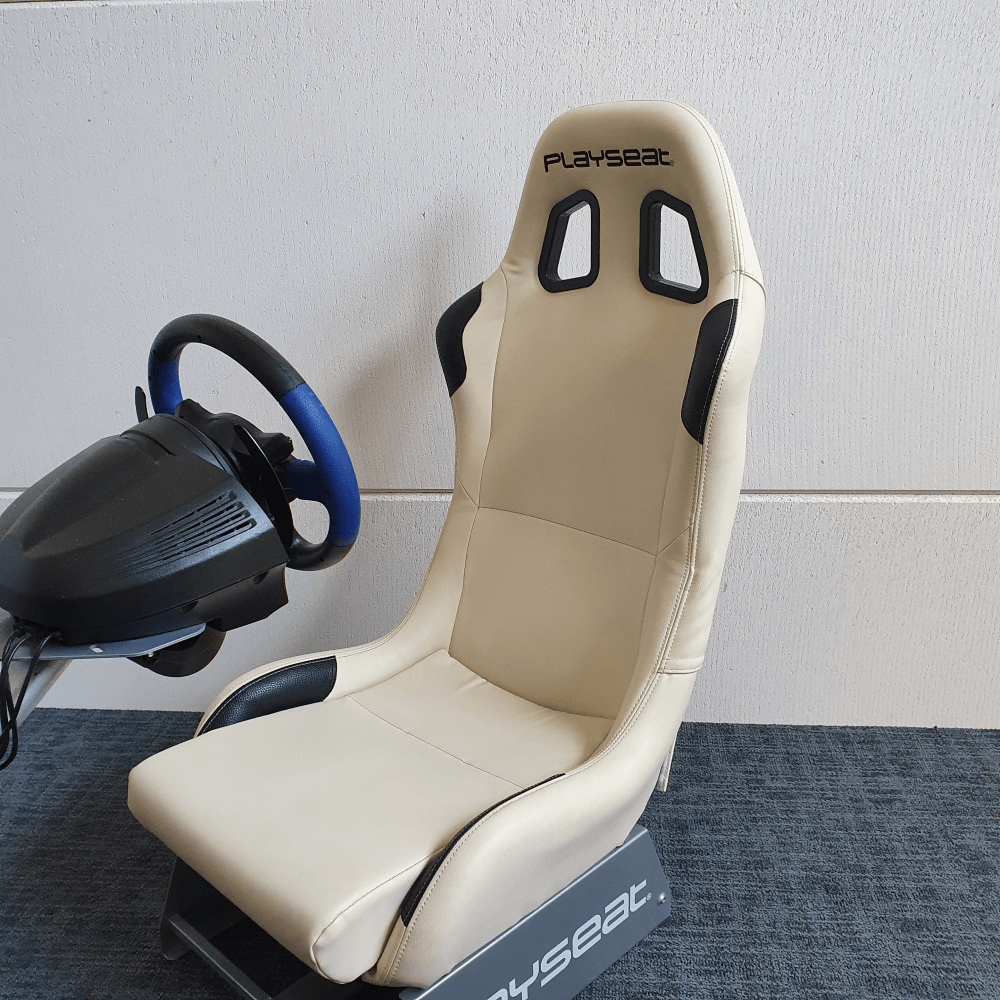 Playseat Evolution Wit met Thrustmaster T150 Playstation