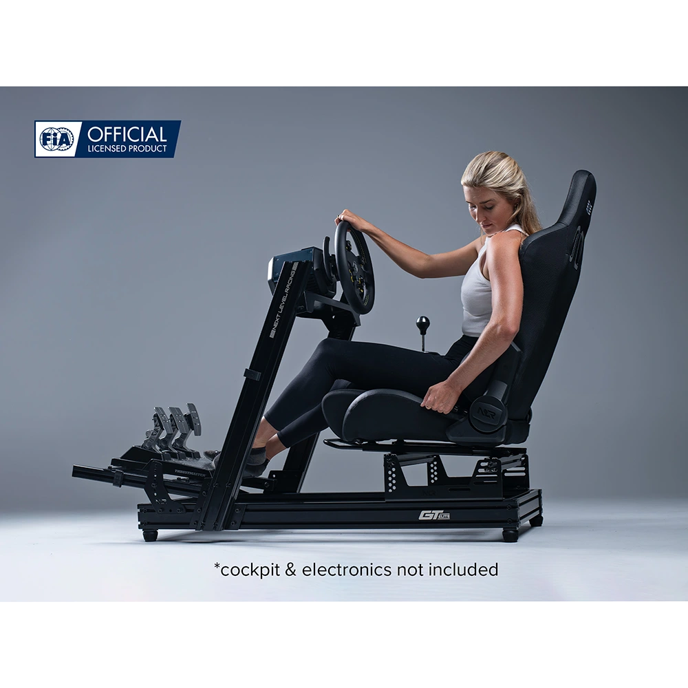 Next Level Racing ERS5 stoel in gebruik binnen een simracing cockpit – verstelbare premium racestoel voor realistische race-ervaring.