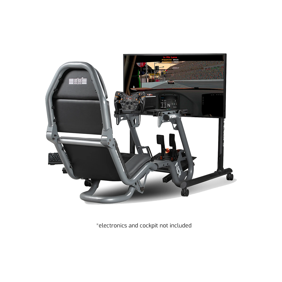 Next Level Racing Round Tube Freestanding Single Monitor Stand naast sim racing cockpit