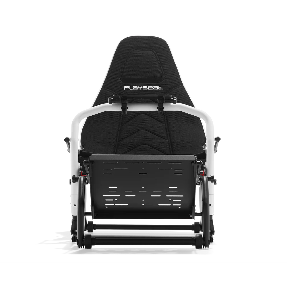 Vooraanzicht van de Playseat Challenge DD F1 Edition sim racing cockpit