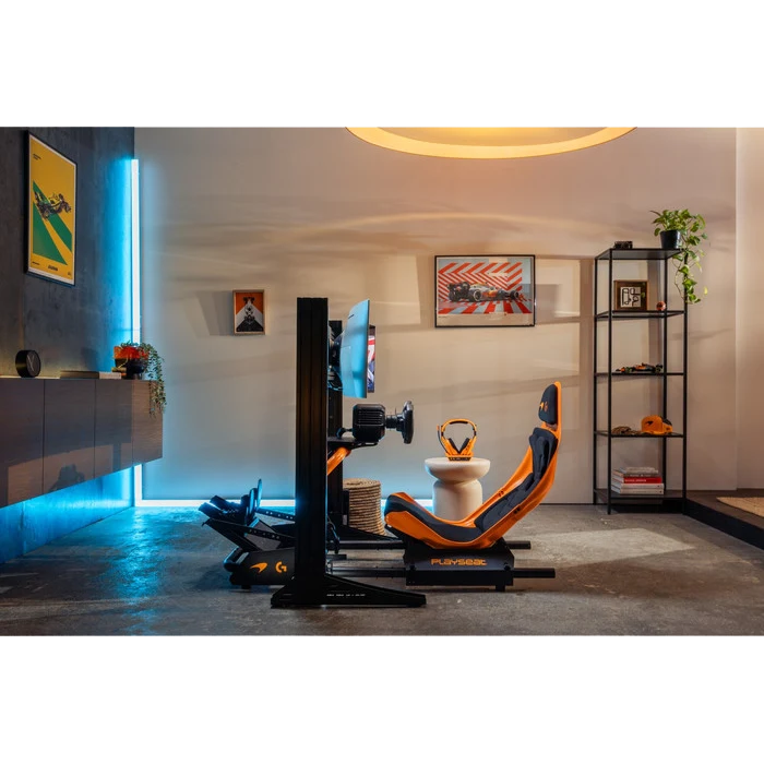 Playseat Formula Instinct McLaren Racing Edition in complete sim racing setup
