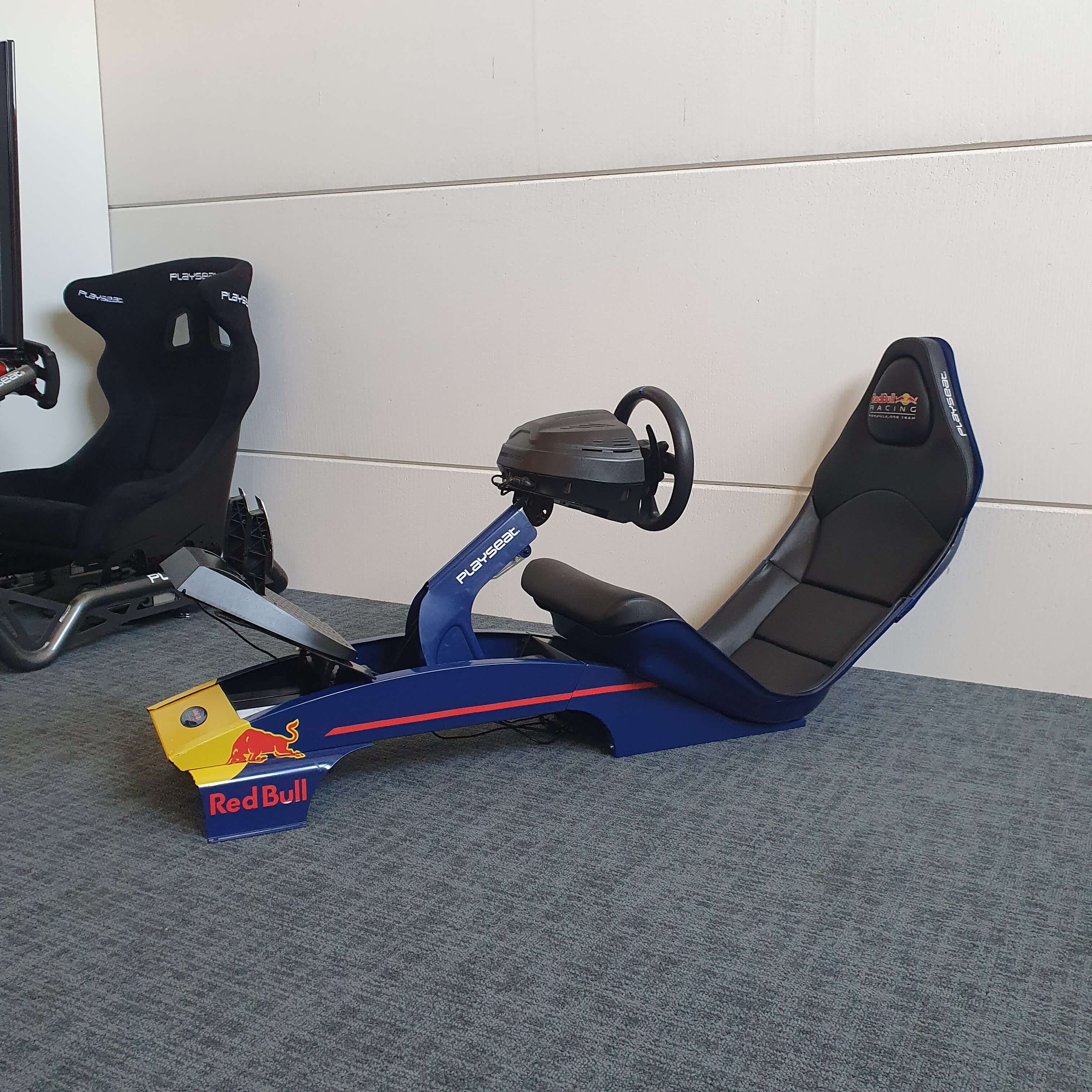 Playseat F1 Red Bull + Thrustmaster T300 RS