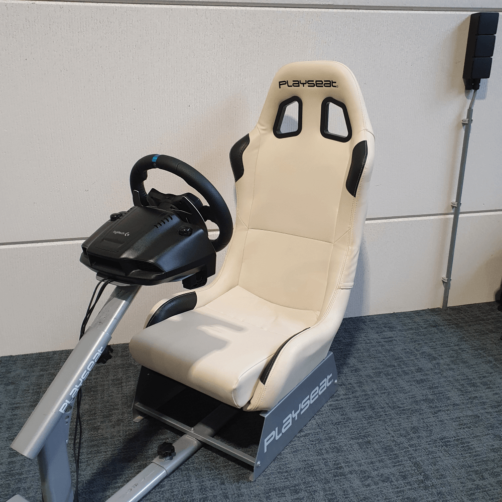 Playseat Evolution met Logitech G29 Playstation