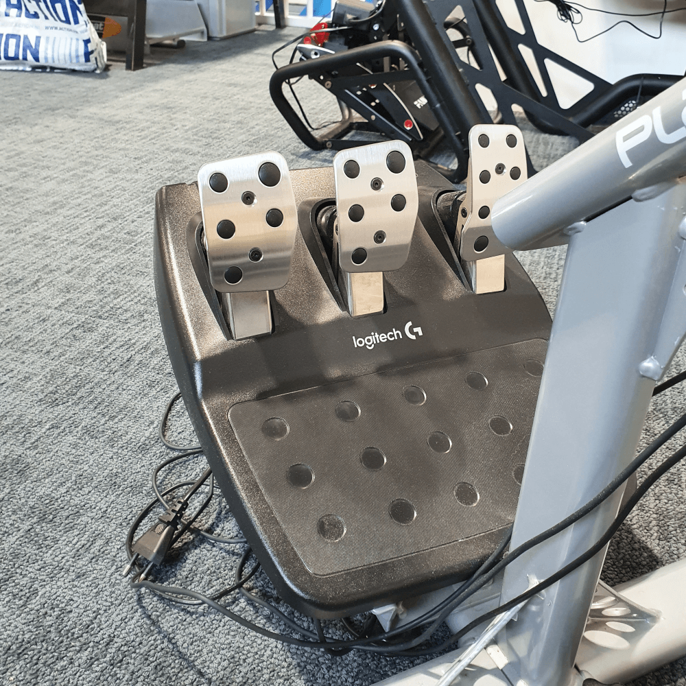 Playseat Evolution met Logitech G29 Playstation in detail
