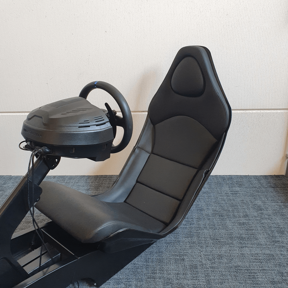 Playseat F1 met Thrustmaster T300 refurbished bundel in detail