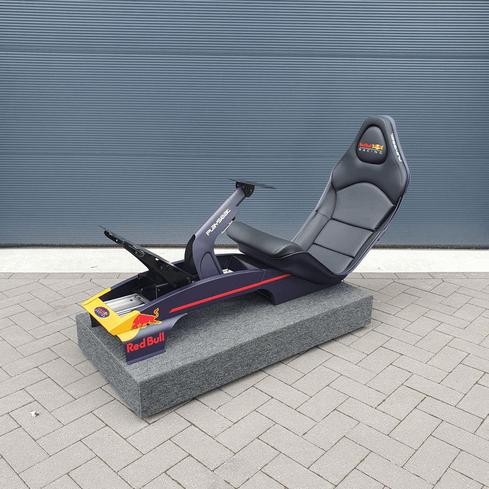 Podium met Playseat F1