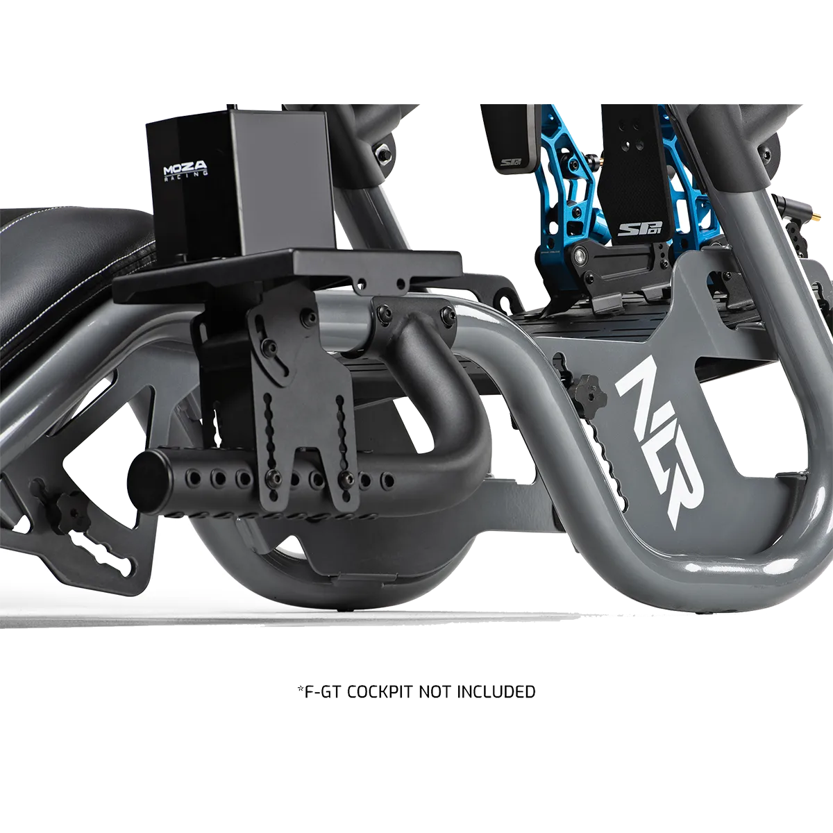 Next Level Racing F-GT Pro shifter en handrem arm add-on gemonteerd op cockpit