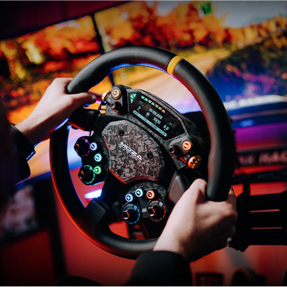 Moza Racing CS Pro sim racing stuur in gebruik tijdens sim racing met HD display en RGB verlichting