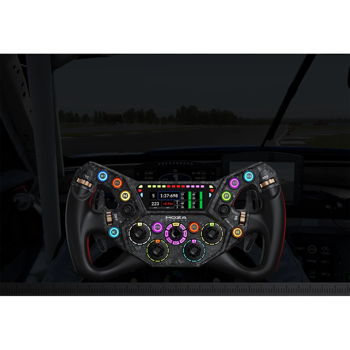 Moza KS Pro stuurwiel in cockpit tijdens simrace met RGB RPM leds actief