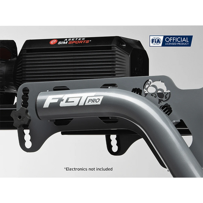 Detail van de Next Level Racing F-GT Pro cockpit met FIA-logo en duurzame stuurbevestiging.