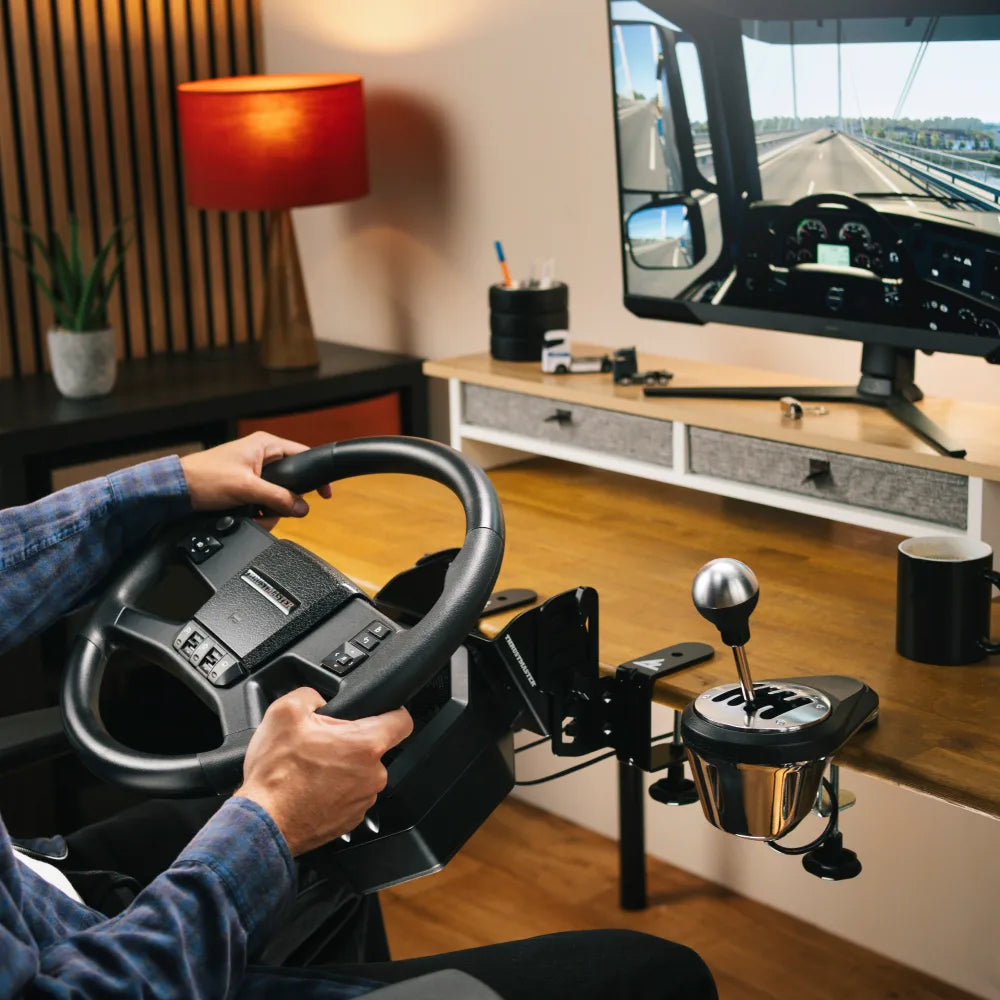 Thrustmaster SimTask Truck 40 truck simulator setup met TH8A versnellingspook