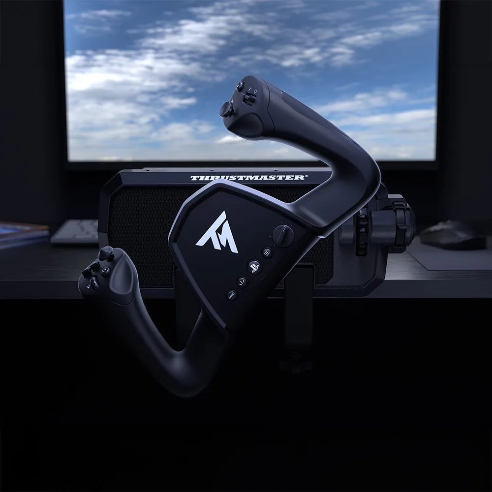 Thrustmaster TCA Sky Yoke-P van opzij in een flight simulator opstelling